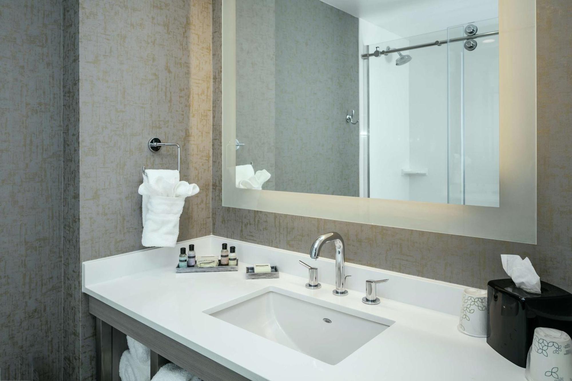 Hilton Garden Inn Seattle Bellevue Downtown, Wa Eksteriør billede