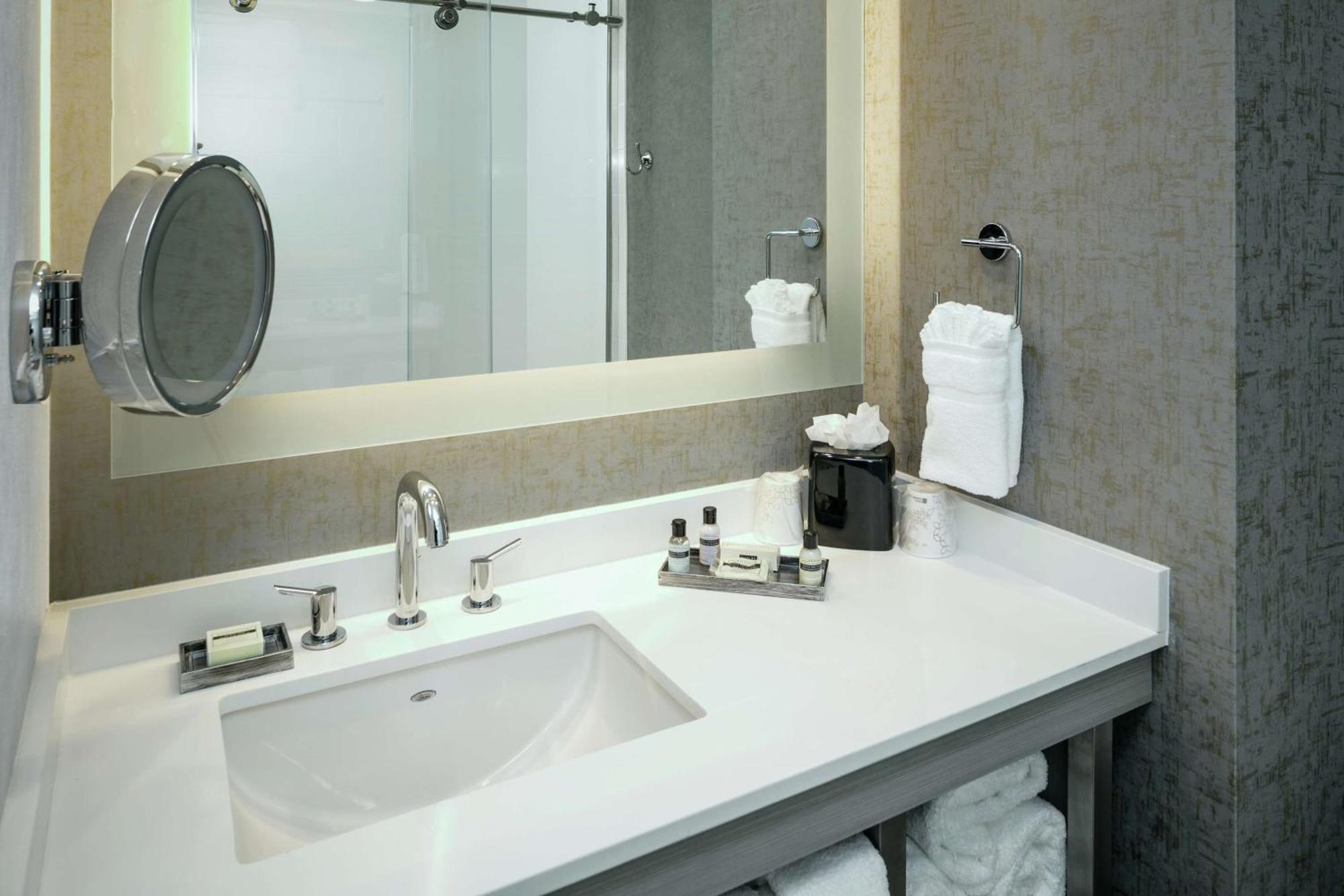 Hilton Garden Inn Seattle Bellevue Downtown, Wa Eksteriør billede